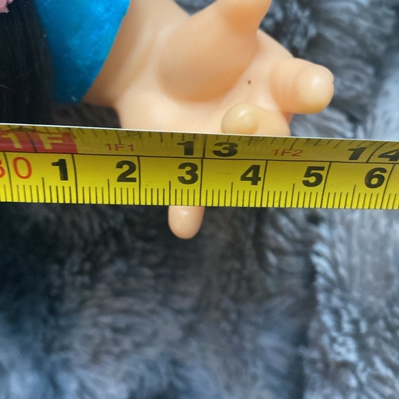 Vintage 1986 Asian Doll All Original
Very Rare Goodwell Blue Outfit
Cloth Body - Picture 13 of 16